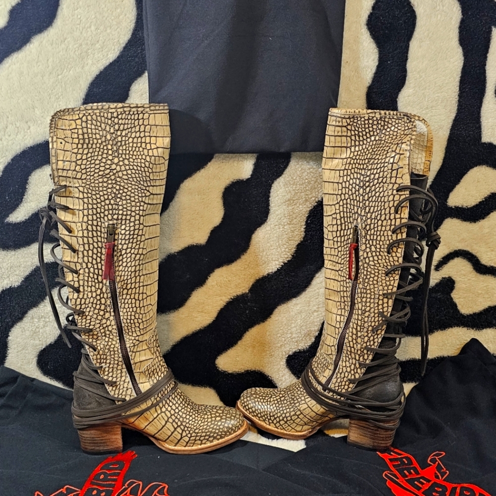 Freebird biege croc 100% leather